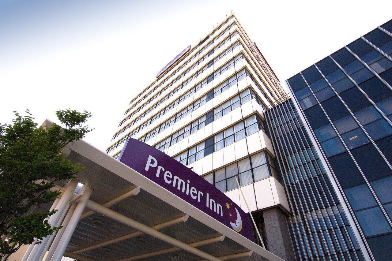 Premier Inn West Bromwich Central ภายนอก รูปภาพ