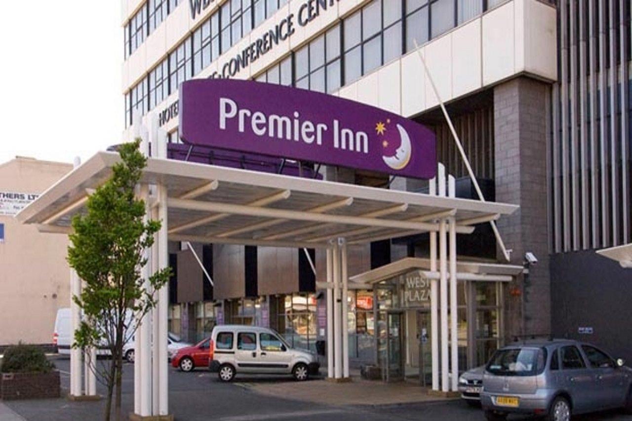 Premier Inn West Bromwich Central ภายนอก รูปภาพ